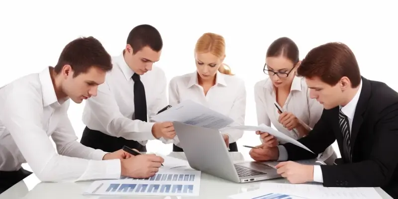 Kadry i płace czym się zajmują?